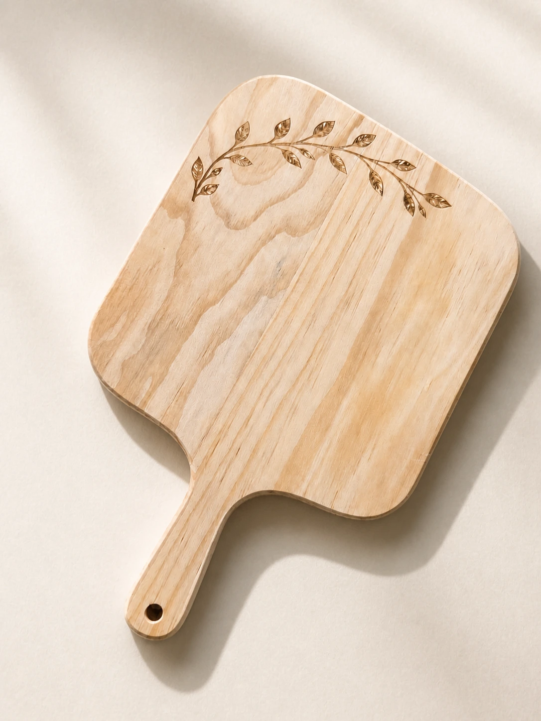 Paddle Cutting Board with Leaf Engraving in Pine Wood, item HD-B80